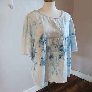 Old Navy Tie Dye Empire Waist Loose Fit Top, Short Sleeves, Keyhole Back Tie.